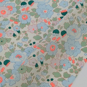 ◆輸入　リバティ　LIBERTY　タナローン　Betsy Neon Coral 　ベッツィ　ネオンコーラル　約130×50cm