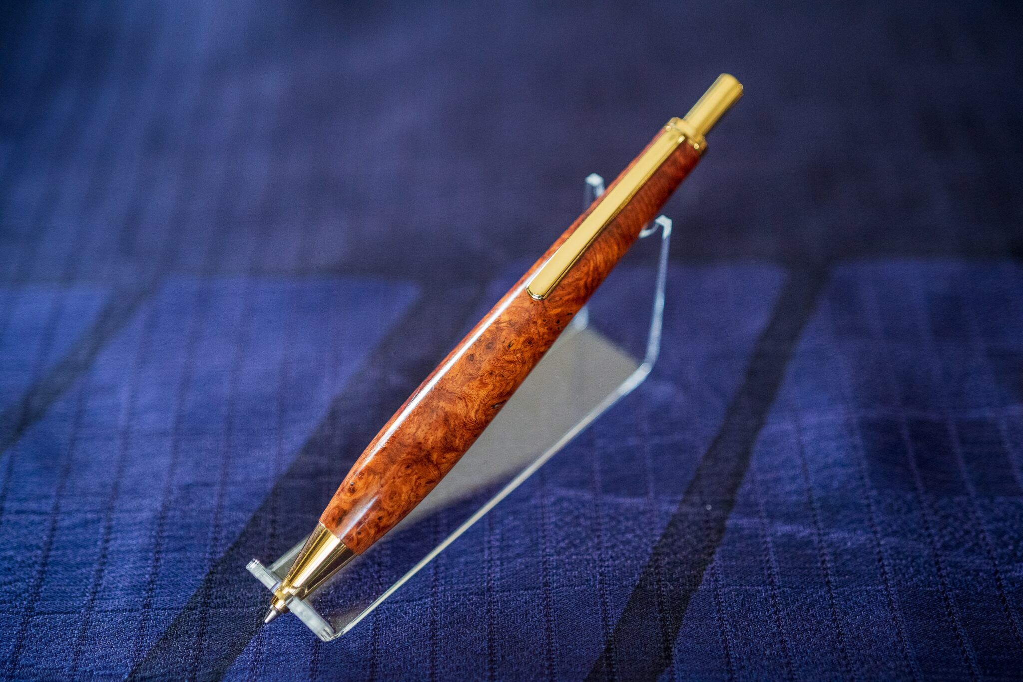 【朱色の銘木】 特上 花梨こぶ杢