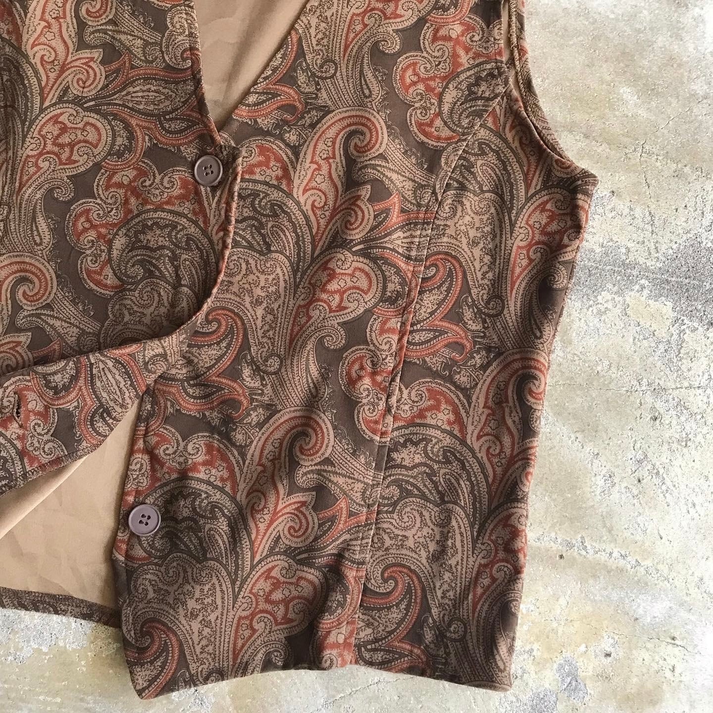 デザインベスト ペイズリー柄 総柄 USED | LIGHT CAVE ATTIC OF ALICE