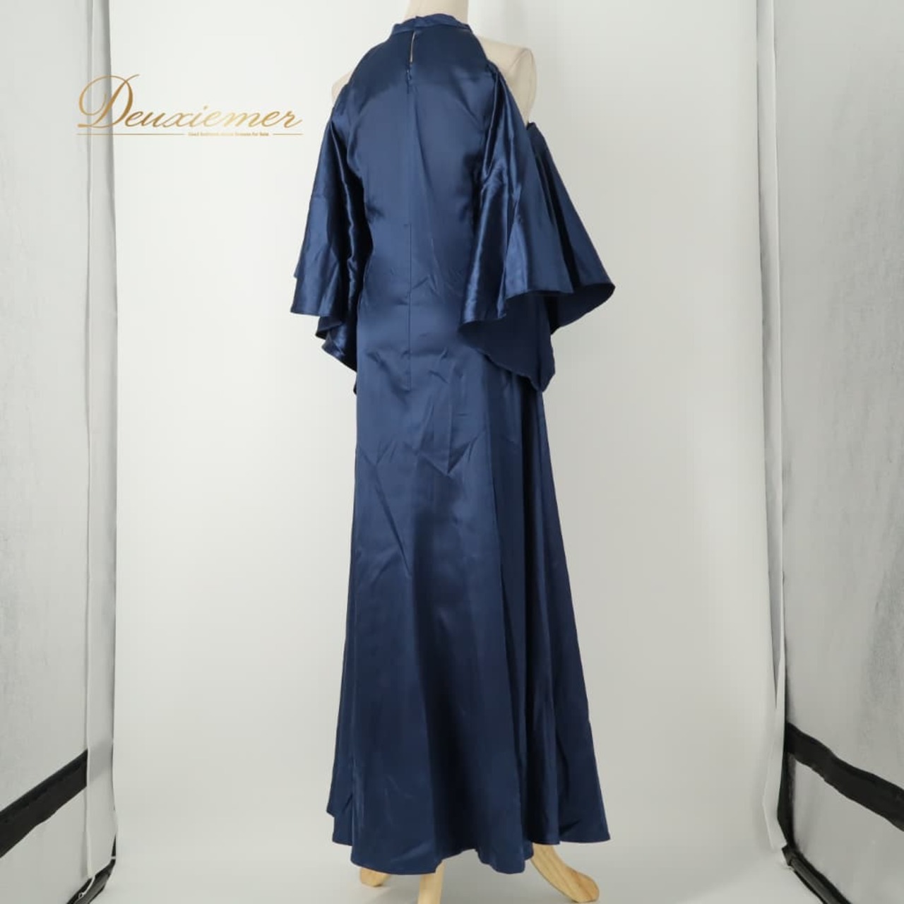 フラダンス 衣装 BLUE HEAVEN COMPANY ブルーヘヴンカンパニー ワンピース ドレス ネイビー系 紺 サテン生地 光沢感 レース フレアスカート ハワイアン アロハ フラ ダンス レッスン 練習 ハワイアンダンス 無地 シンプル 高級感 華やか かわいい おしゃれ 上品 大人っぽい
