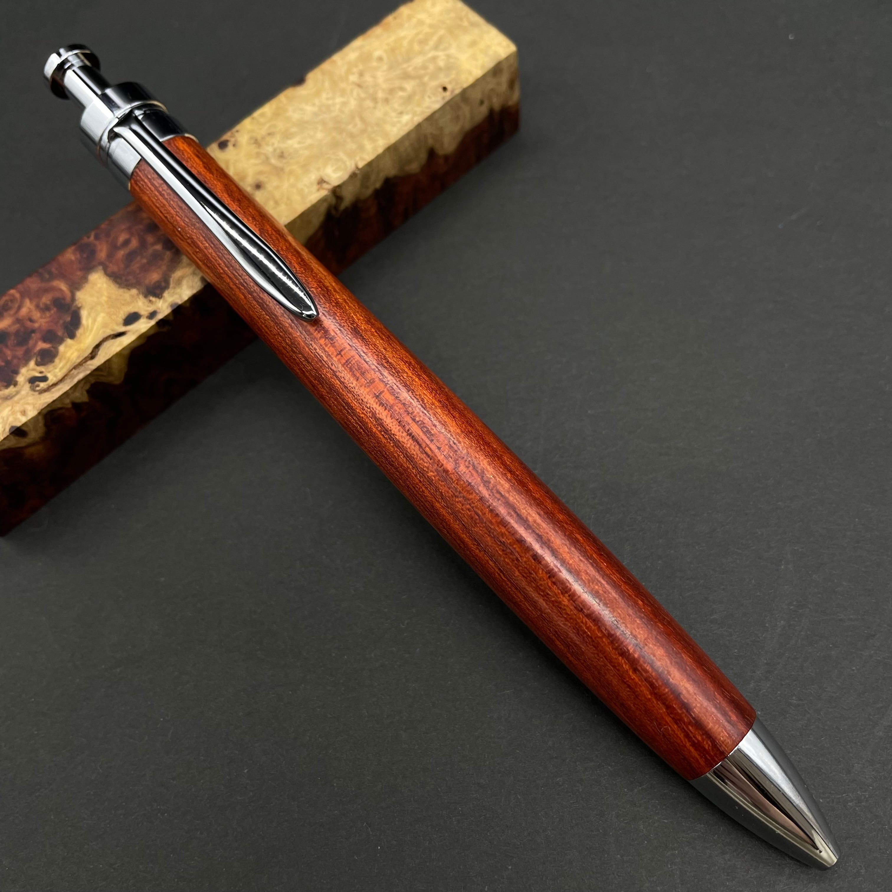 特上　ココボロ瘤　ハンドメイド　木軸ボールペン　G2　天然木　ブラック 特上 ココボロ瘤 ハンドメイド 木軸ボールペン G2 天然木 ブラック