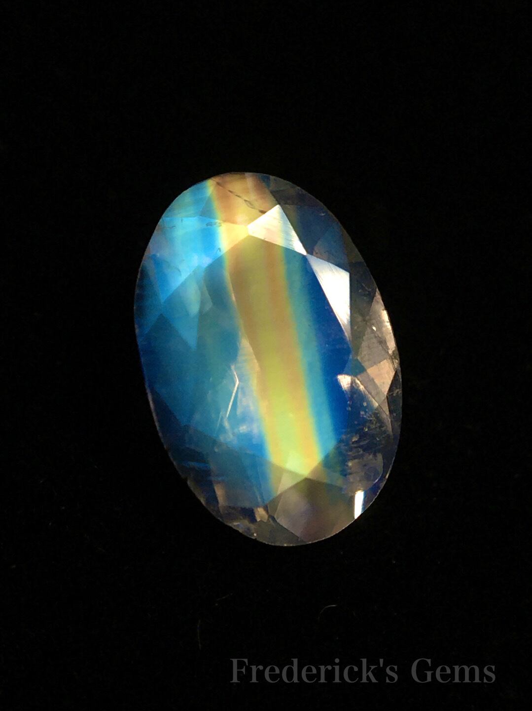 【エネルギー · 洞察力や直観力を高める 】天然レインボームーンストーン 7×5㎜　天然　レインボー ムーンストーン　カボション　 | rue Sepia powered by BASE