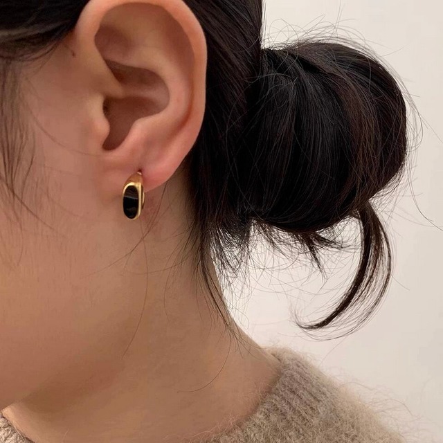 square pierce　W00146