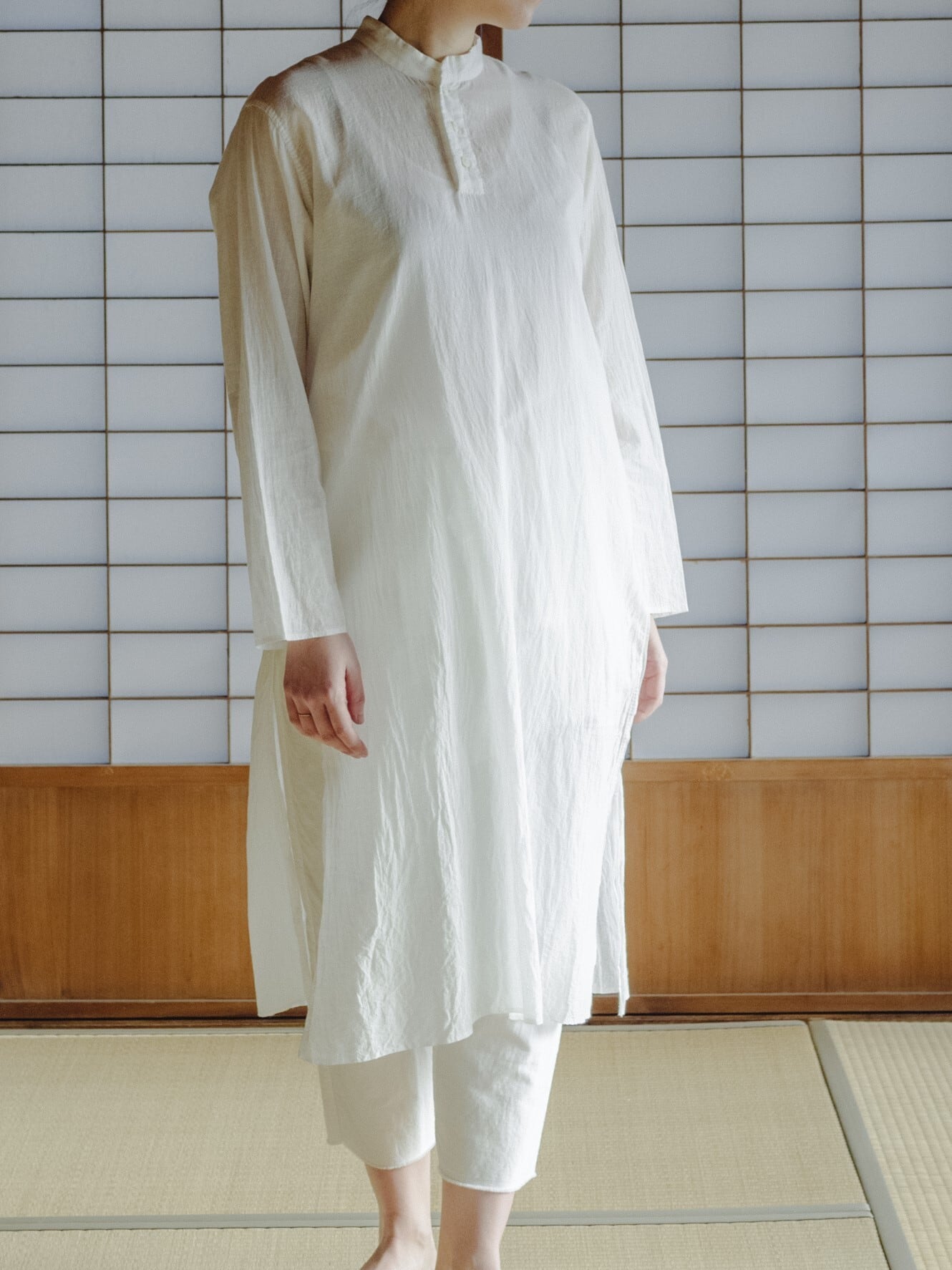 美品 ヤエカ YAECAクルタシャツ KHADI WHITE ユニセックス YAECA khadi ｜クルタシャツロングcloud -No1 | 御茶屋跡