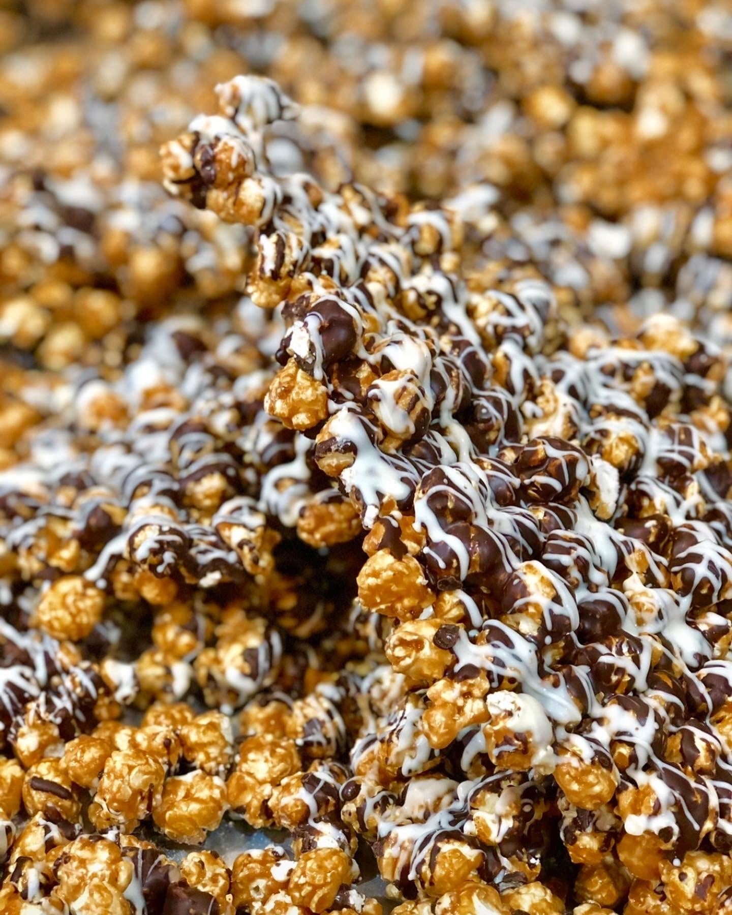 人気No.1 キャラメルタキシード Lサイズ キャラメルにチョコが掛かって