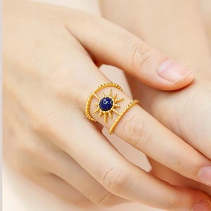 太陽モチーフのリング - ラピスラズリは、無限の宇宙を思わせる R446