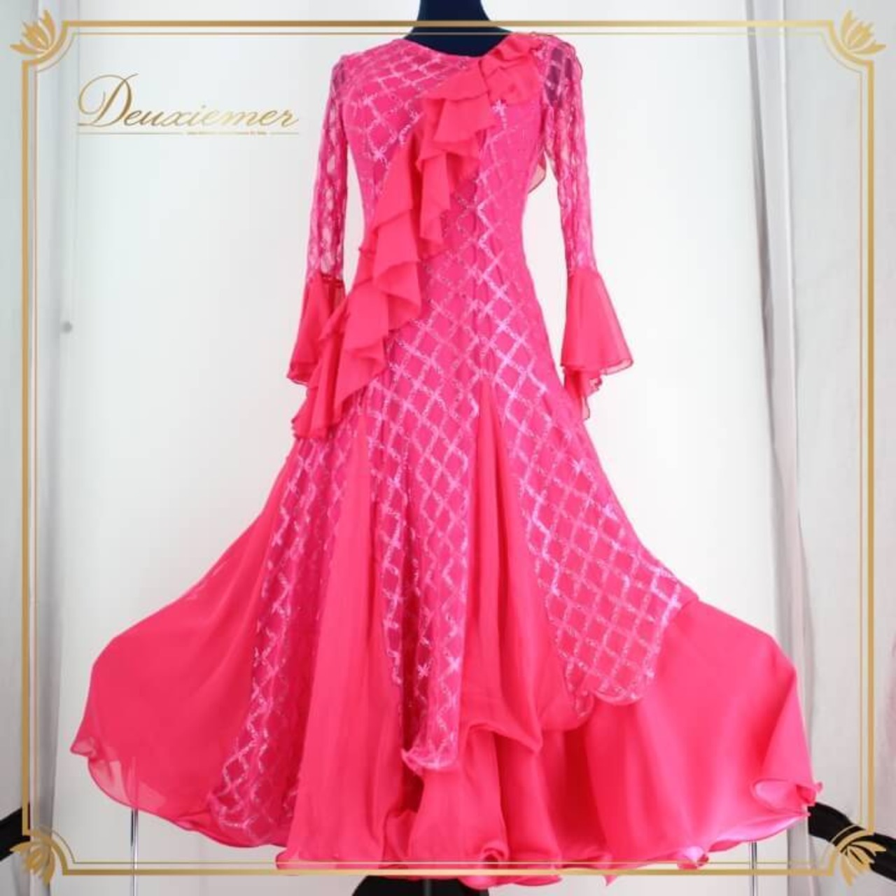 社交ダンス 衣装 スタンダード ドレス ワンピース レッスンウェア レディース オールシーズン ピンク系 prima boutique プリマブティック 長袖 フリル レース 透け感 鮮やか ビビッドピンク 二重スカート 伸縮性 有り 大人 フォーマル