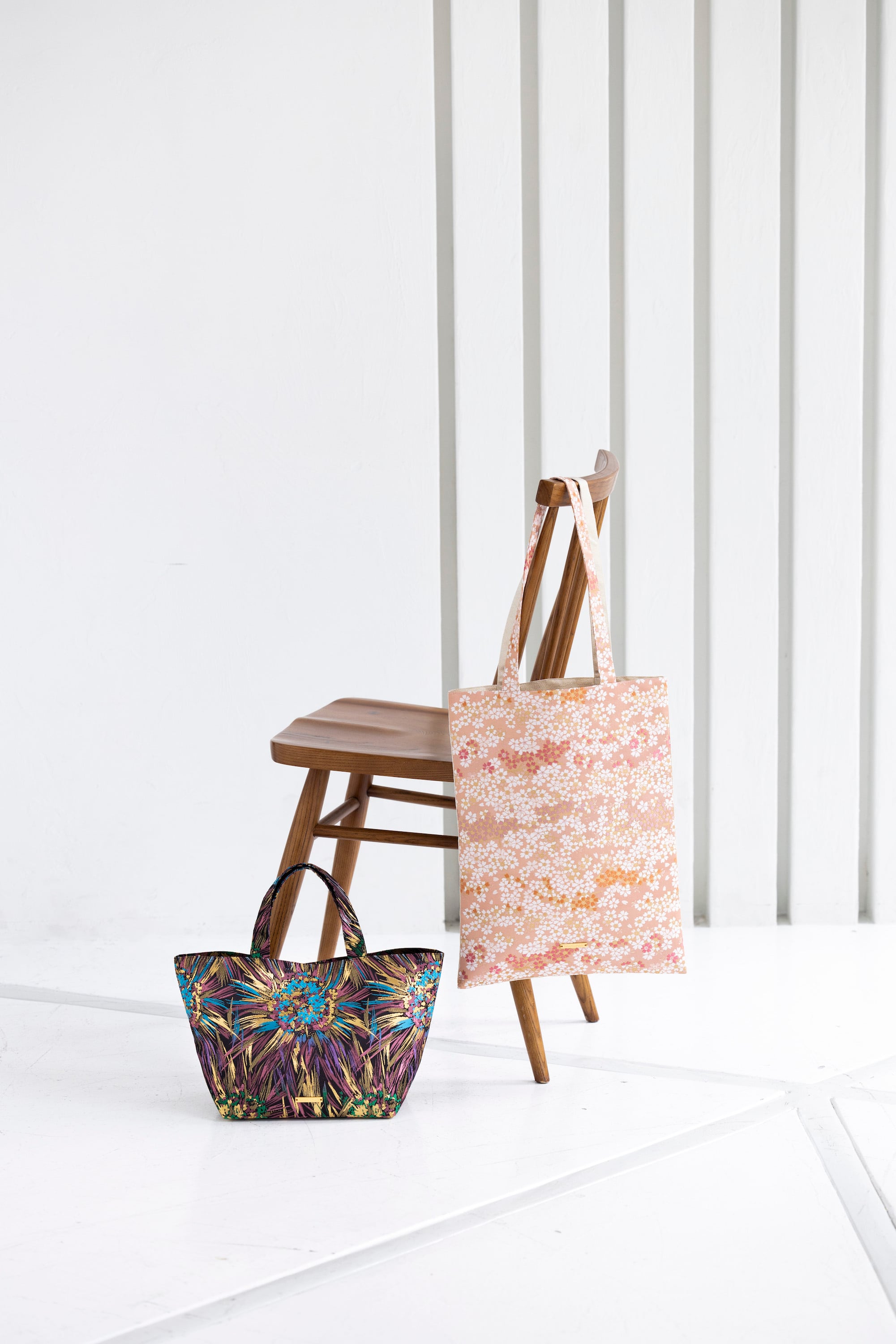 【セール4/30まで】 L size wide 鯉&鷹　京都西陣織メッセンジャー 西陣織トートバッグ ヨコ SAKURA / NTM3 | Tomorrow Fabric