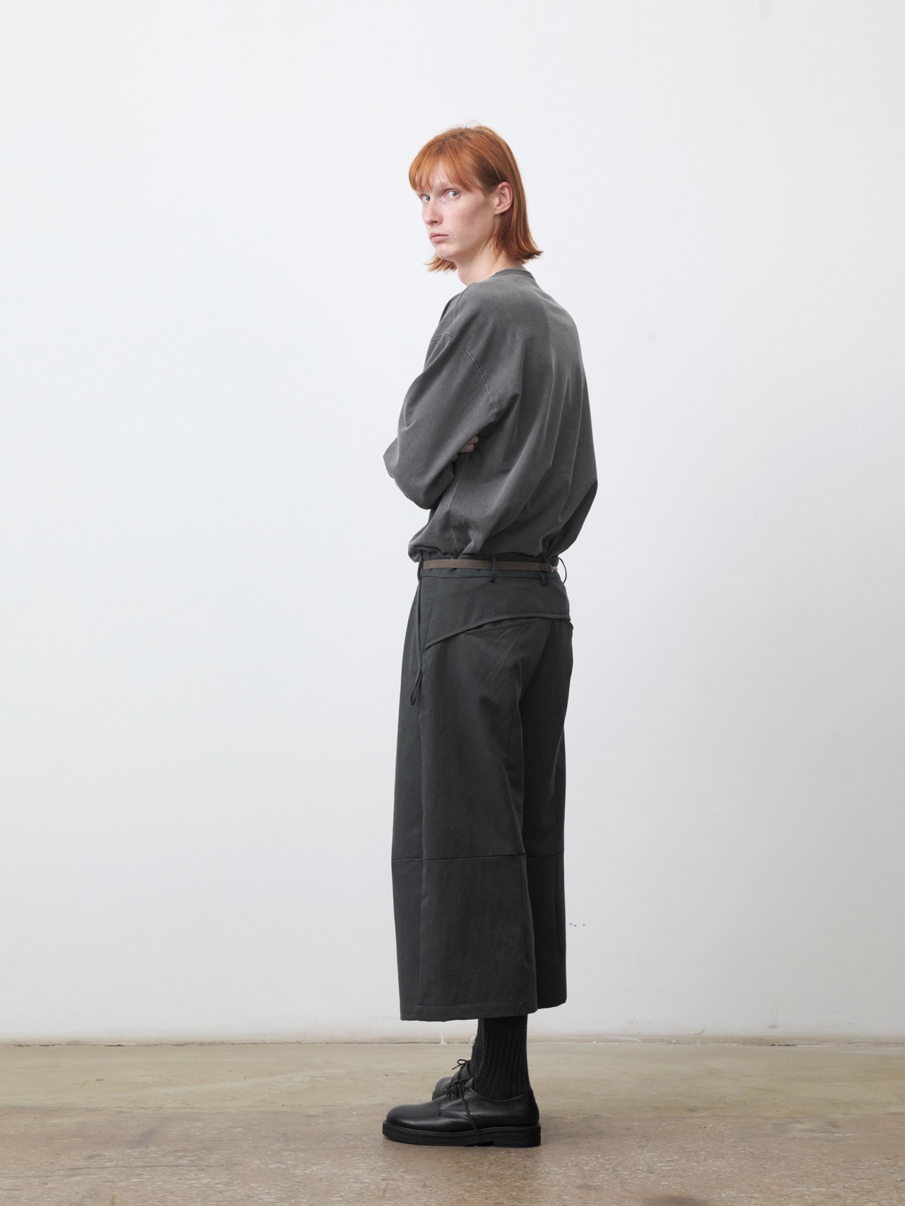 DECESOLO 26AW クリーンフィット リラックス ストレート パンツ