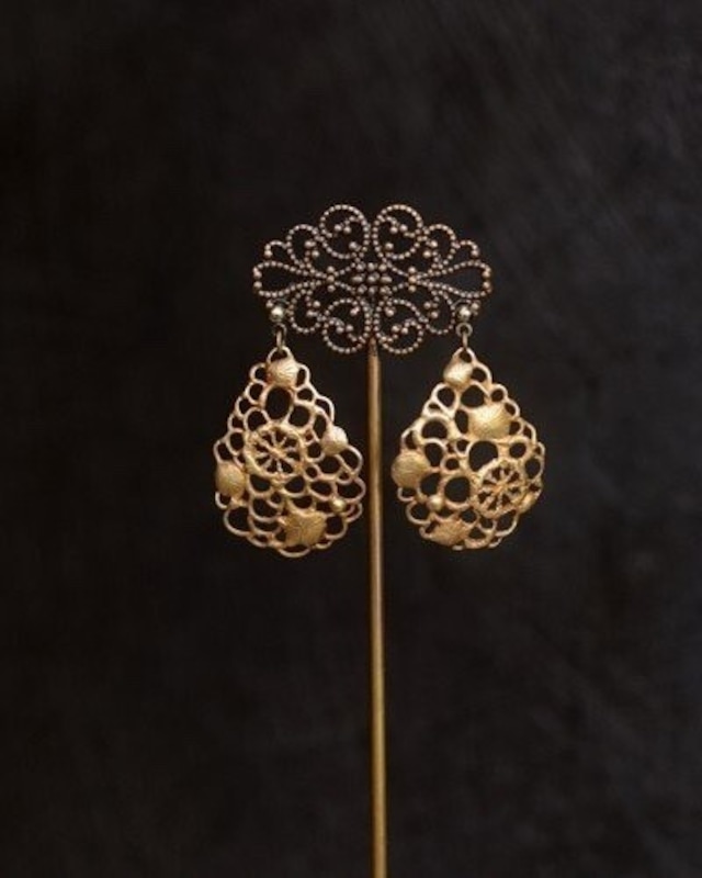 Petals / earrings