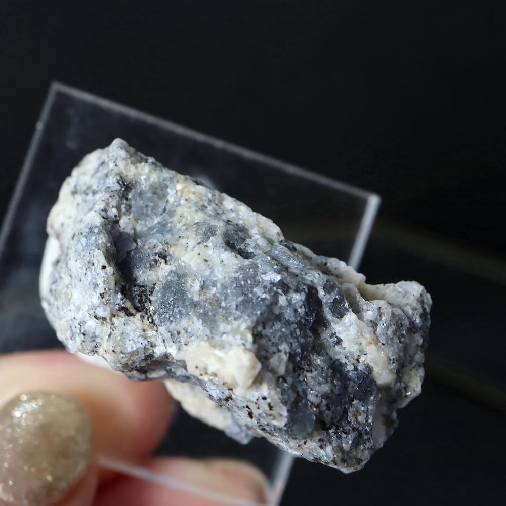SALE※ サファイア 母岩付き コランダム 原石 ,2g SHR 鉱物 天然石