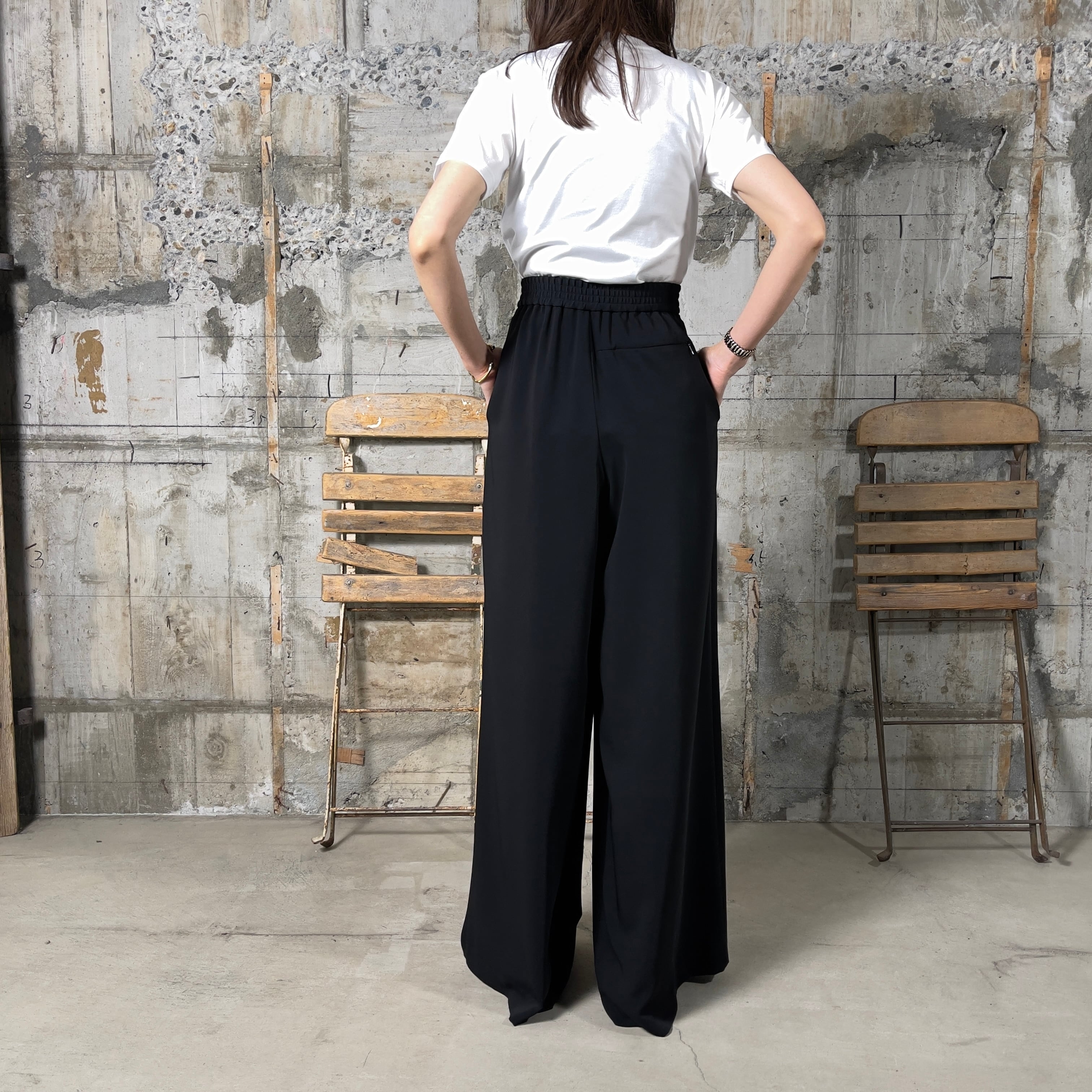 HYKE【ハイク】SATIN WIDE LEG PANTS (13270) | glamour online HYKE【ハイク】SATIN WIDE LEG PANTS (13270) | glamour online