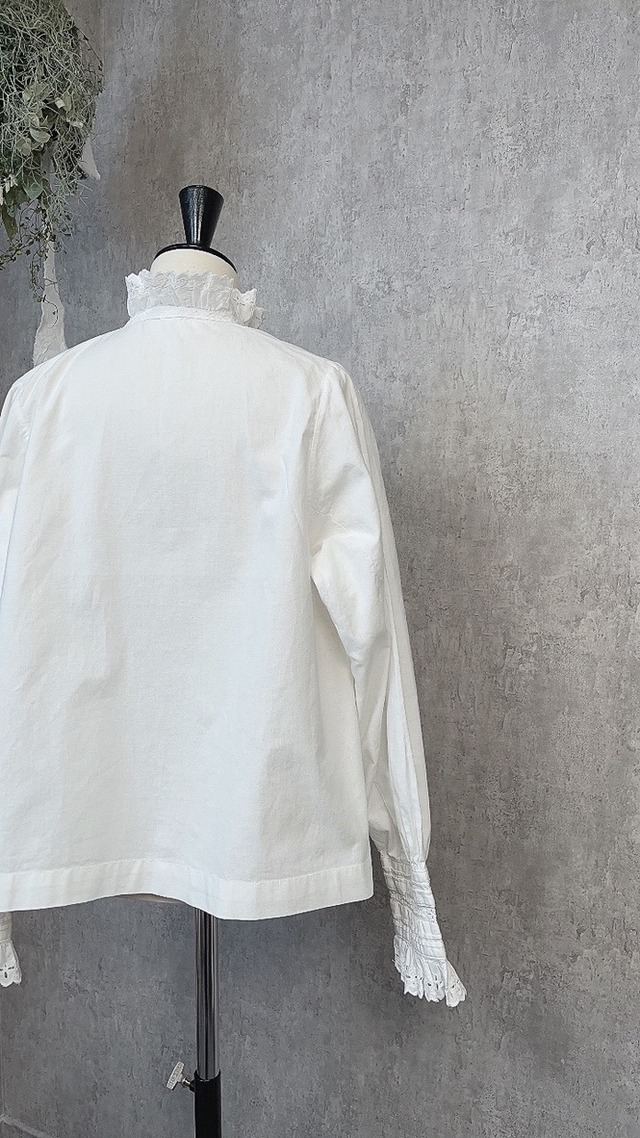 1900年代初頭 フランスのスタンドカラーの襟が可愛らしいアンティークブラウス