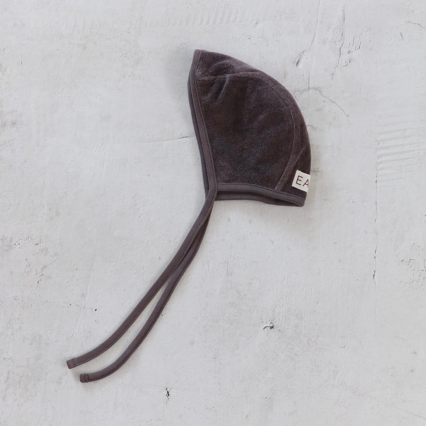 予約【EARTH THE ARCHIVE】 Organic baby bonnet - Brown / 5月末〜6月入荷予定