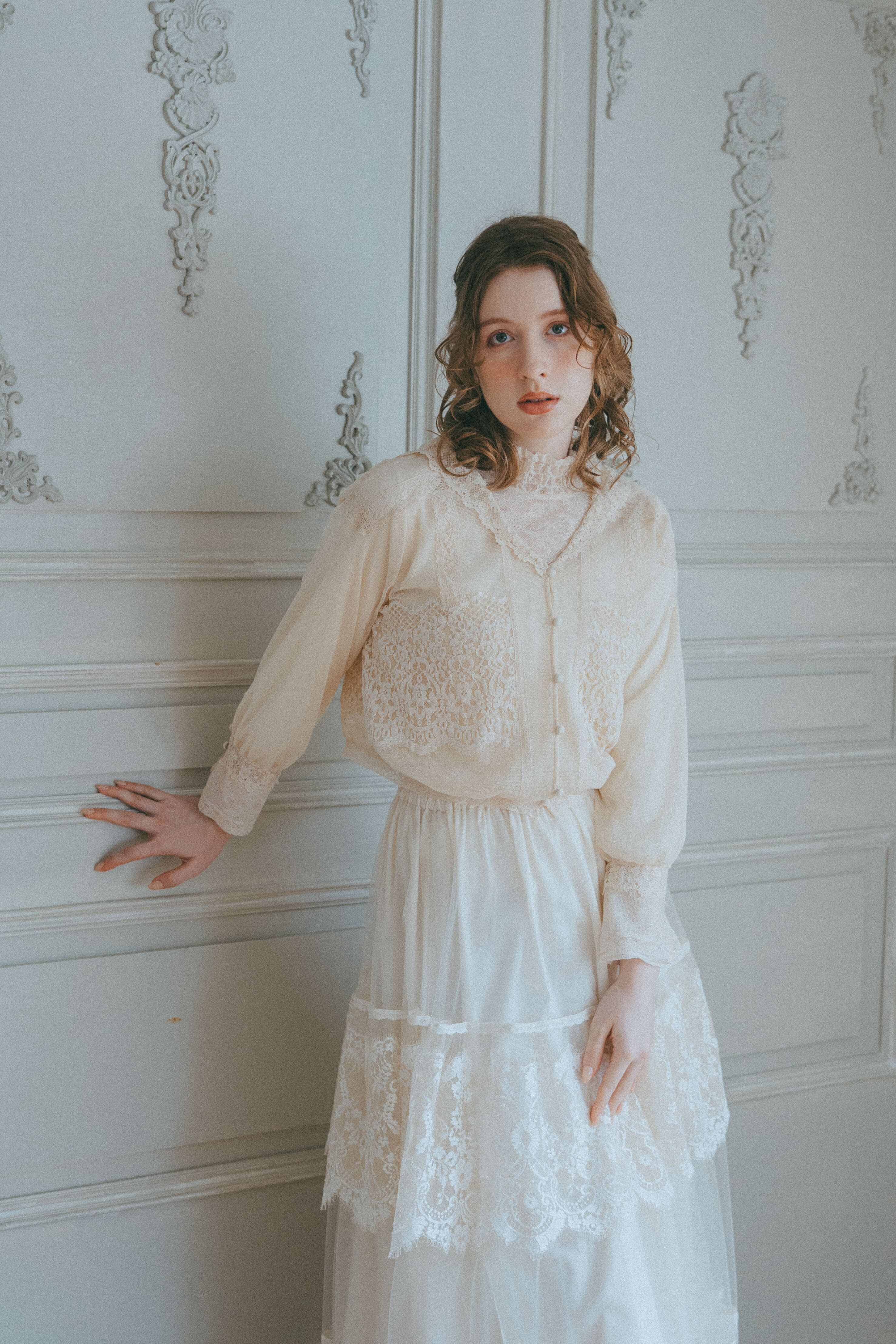 Cotton tulle lace front-open blouse | Rijoui