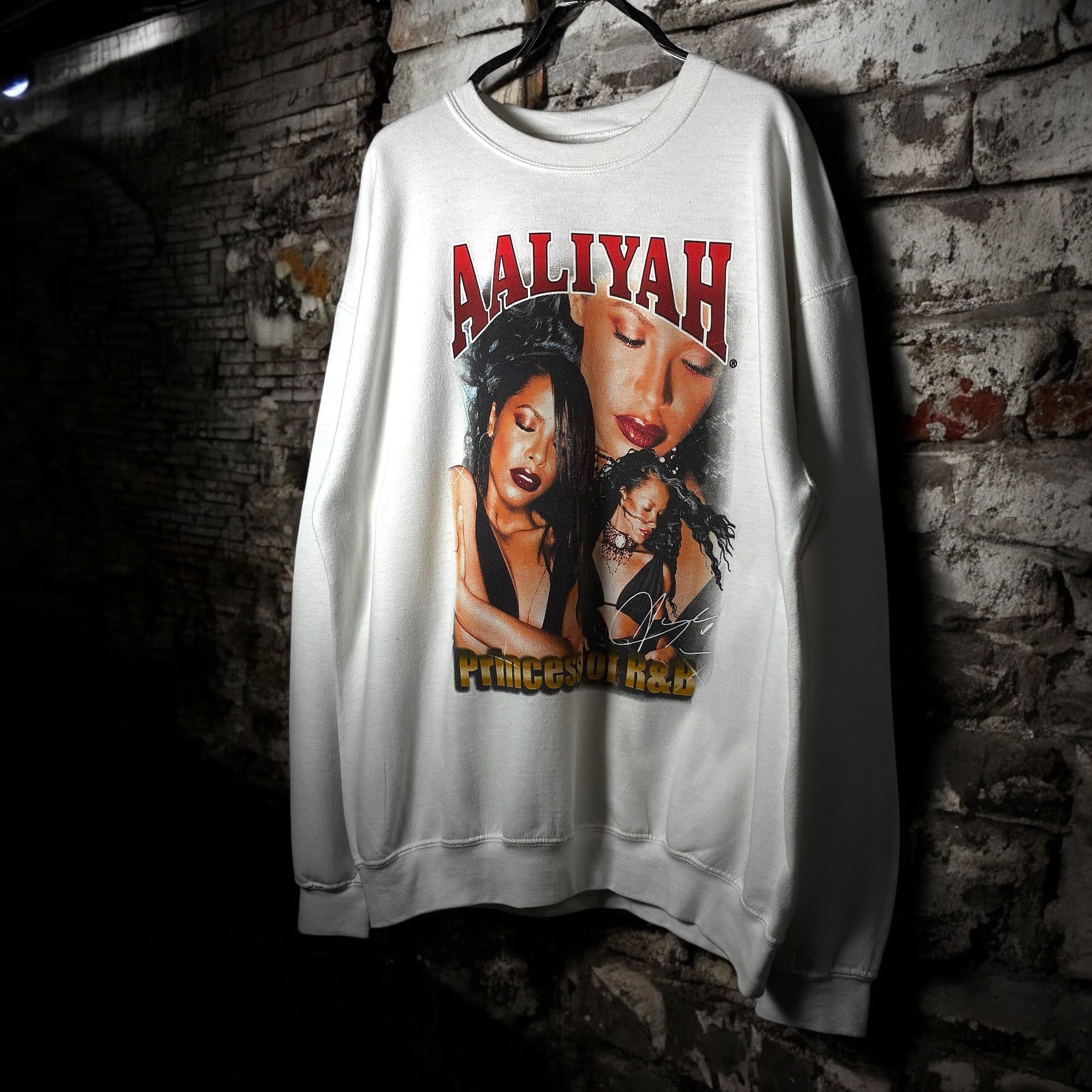 AALIYAH Princess of R&B スウェット　アリーヤ AALIYAH Princess of R&B スウェット アリーヤ | 古着屋 the moon