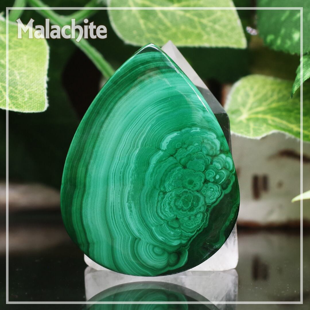 孔雀石・44mm×34mm『マラカイト』ルース(マクラメ編み加工可)