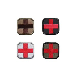 【在庫のみ】 4枚セット 衛生兵 十字 刺繍 マジック テープ ワッペン おしゃれ 刺繍 ワッペン ベルクロテープ 面ファスナー