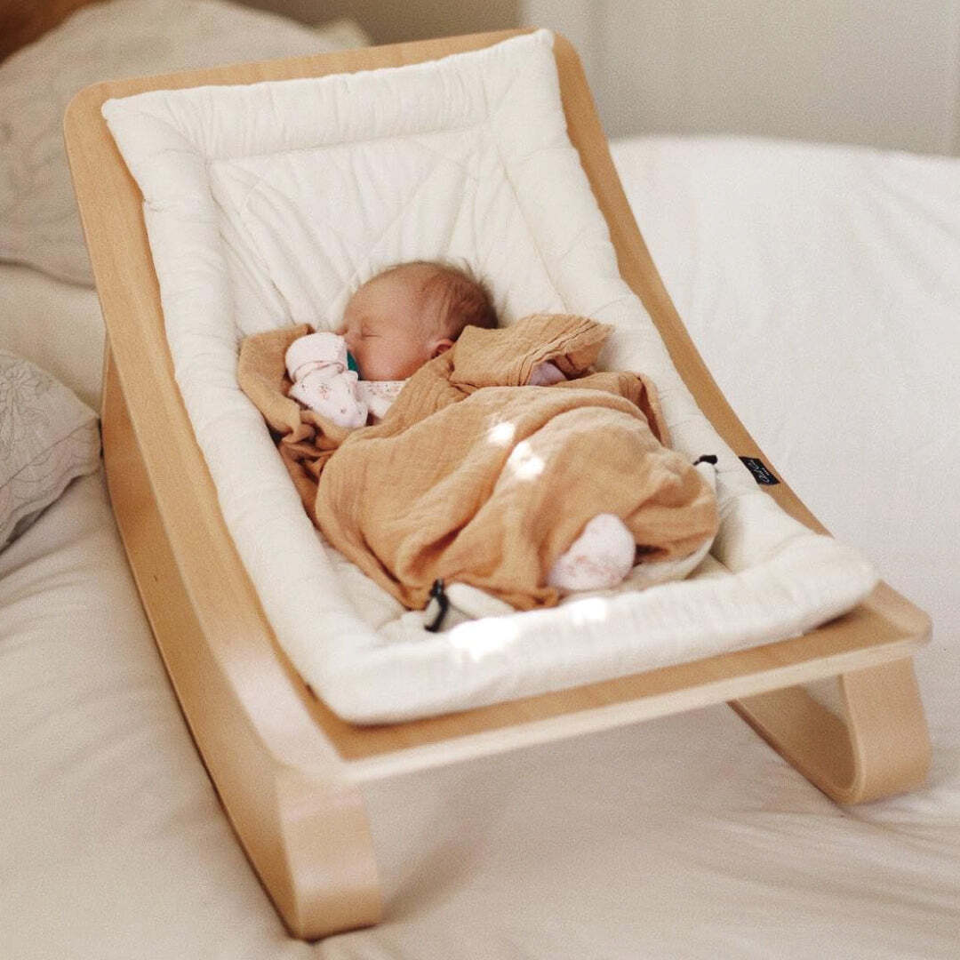 Charlie Crane】 LEVO Baby Rocker / Organic White｜ベビーロッカー