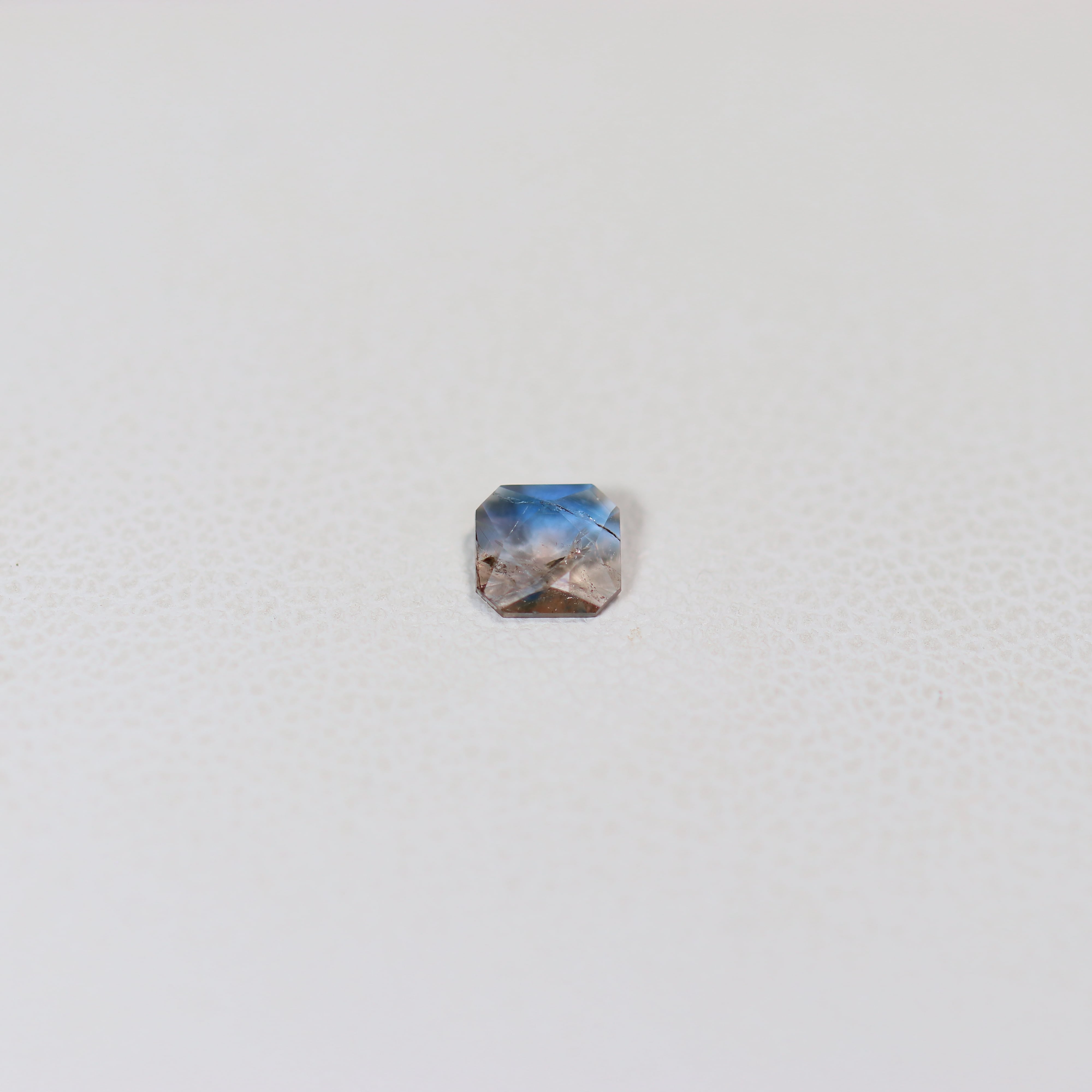 天然アキシナイト』0.30ct パキスタン産 ルース 宝石【3897】 | Gordan