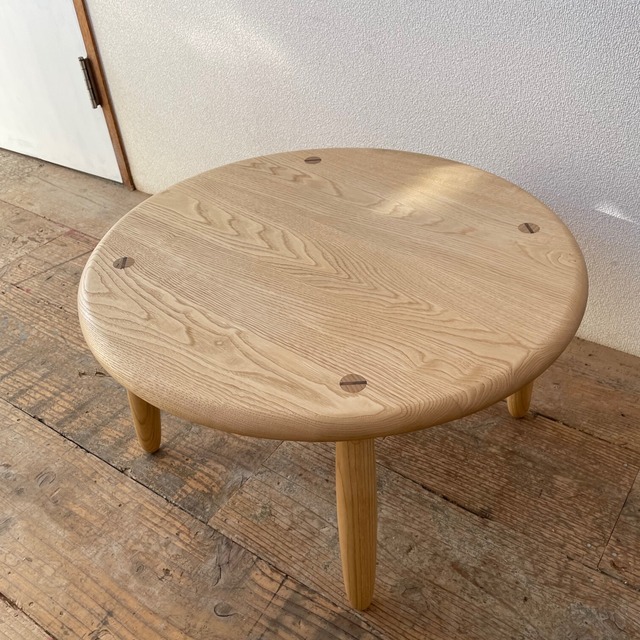 栗の木のキッズテーブル　Maronの丸テーブル　無垢キッズテーブル　優しいちゃぶ台【G144】
