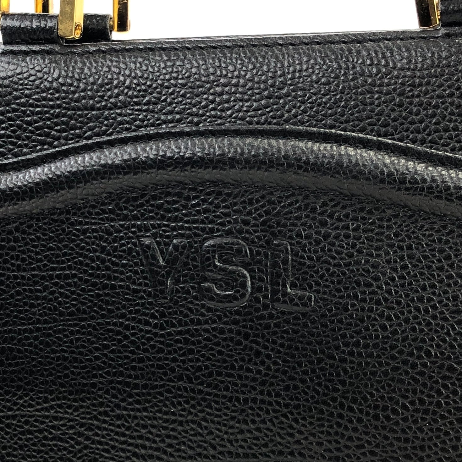 Yves Saint Laurent イヴ ・サンローラン エンボスロゴ エンボスレザー