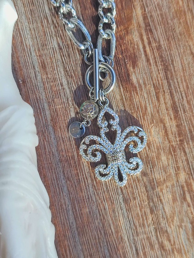 【FLEUR-DE-LIS & LA VIE EN ROSE CHOKER NECKLACE／（XX365） 】