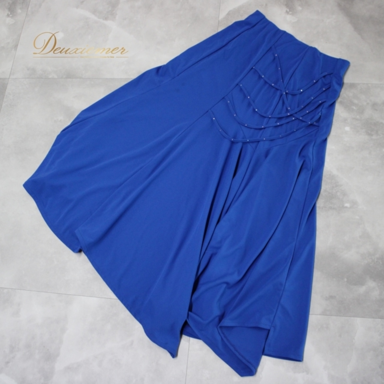 社交ダンス 衣装 スタンダード スカート レッスンウェア レディース ラインストーン 無地 青 ブルー系 シンプル フォーマル 上品 練習着 ダンス スカート 高級 ロイヤルブルー ラインストーン付き おしゃれ ストレッチ 多層 シルエット 動きやすい 大人向け イベント 外出 用途別 セクシー 上品さ 柔らかい 体型カバー