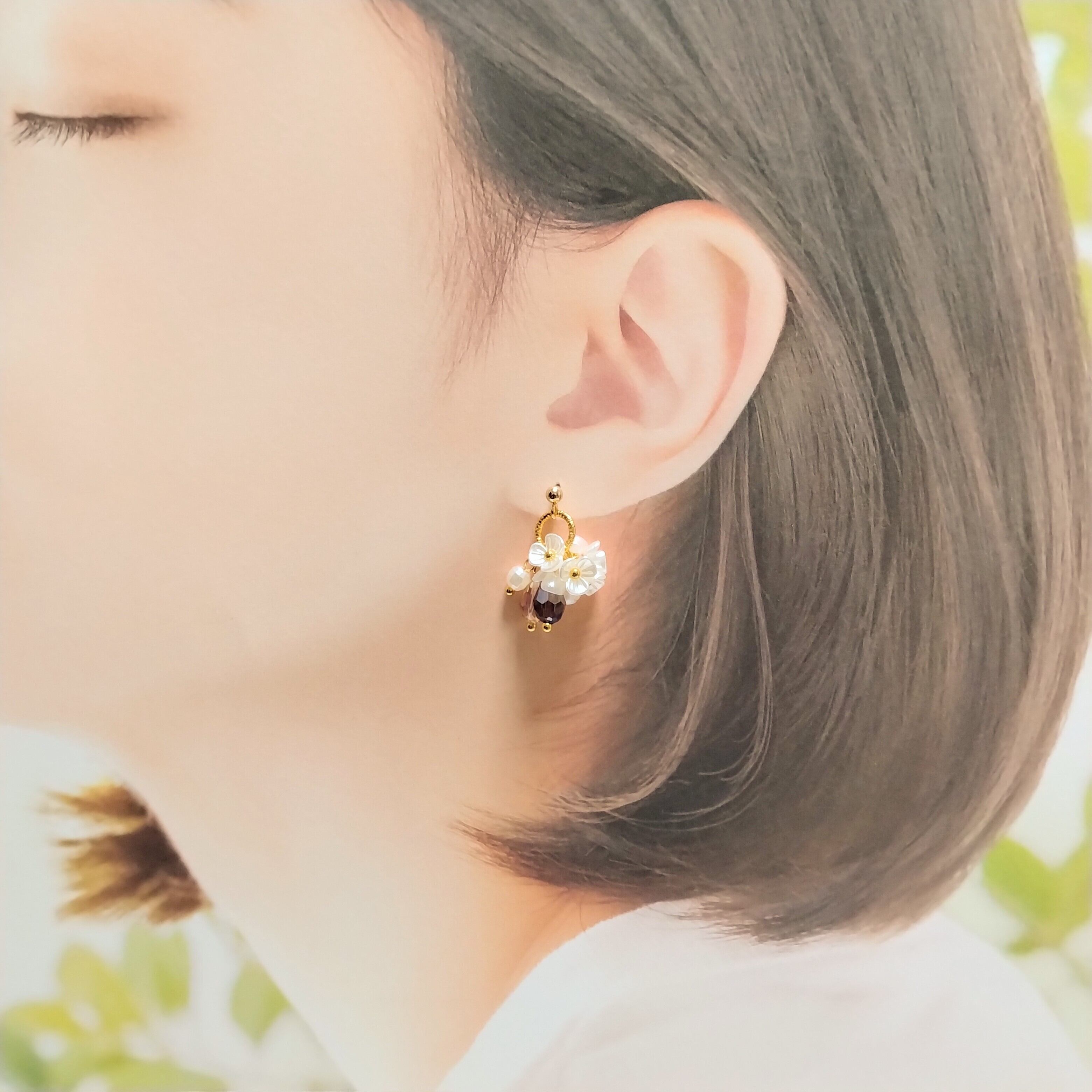 ドロップビーズと野の花摘みピアス | ハンドメイド雑貨・自然素材のお