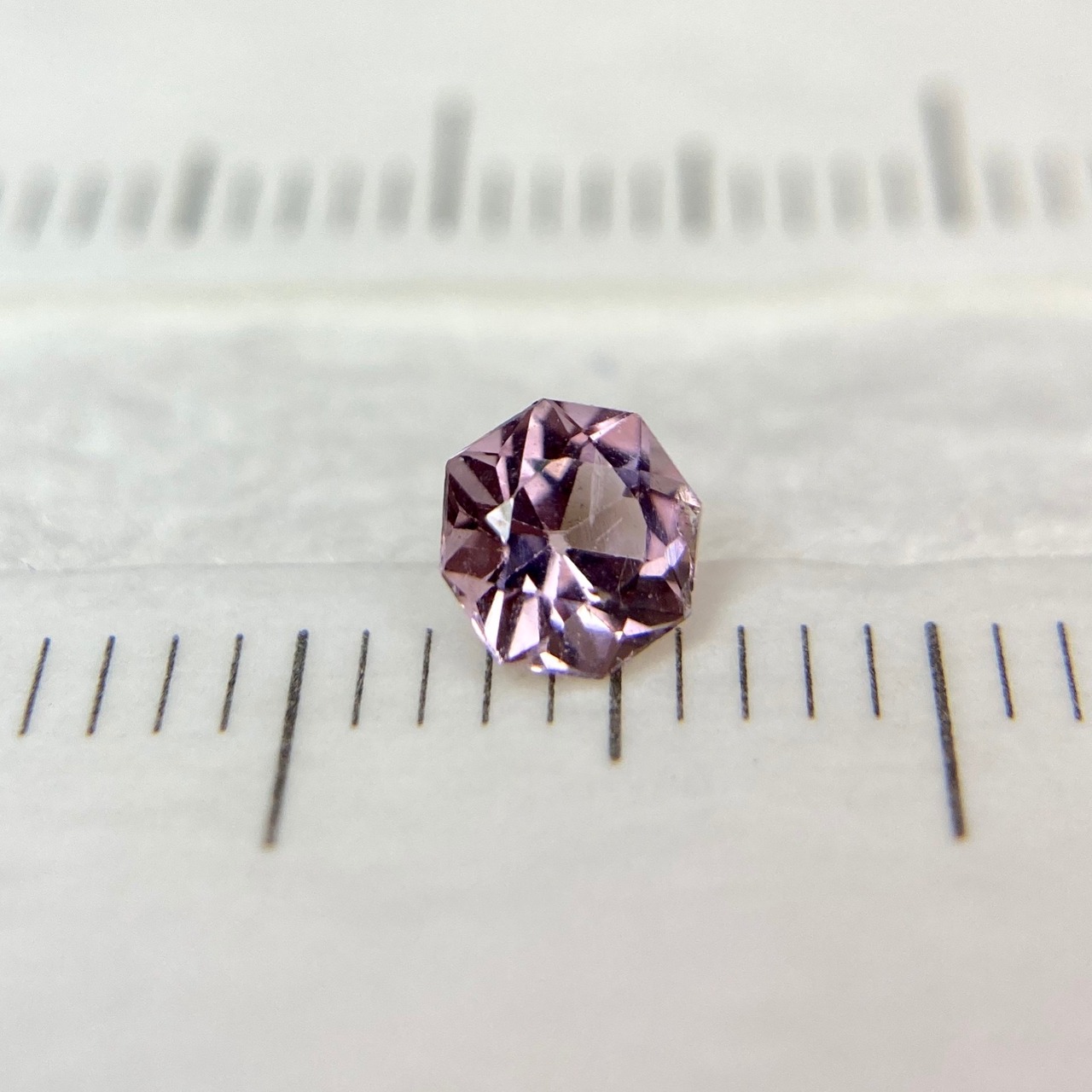 お花みたいな スピネル オクタゴンカット Part2 4.4mm-4.5mm　No.2