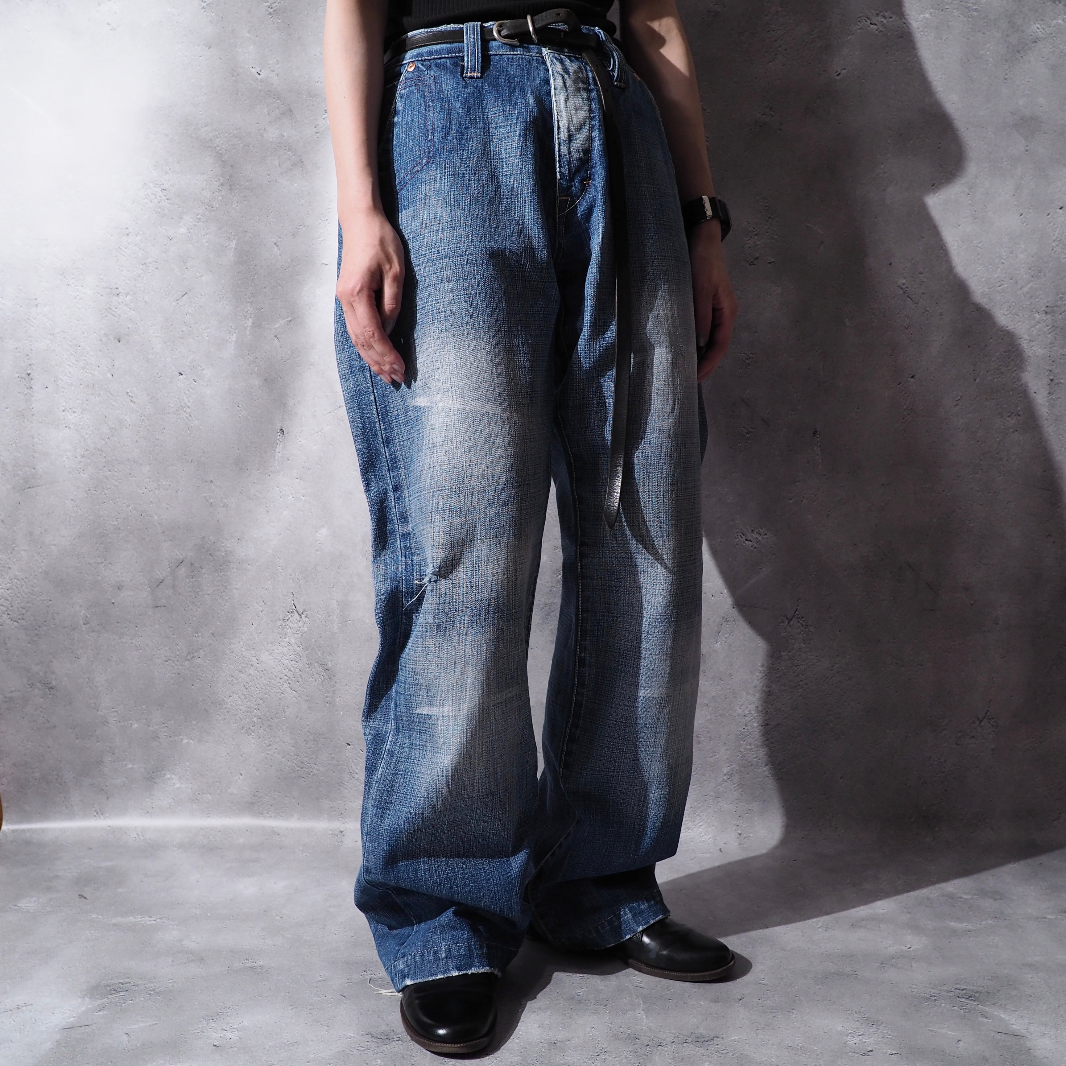 2000s ” Sabisabi deluxe ” green stitch embbossed damage wide denim pants