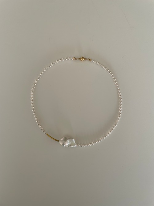 大ぶりバロックパールとガラスパールのチョーカーネックレス