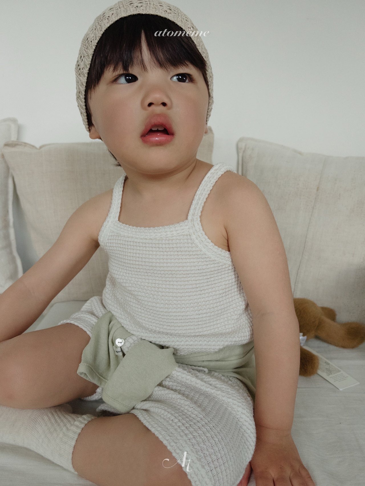 [atomeme] Nicole Sleeveless T-shirt / [아토메메] 니콜나시티