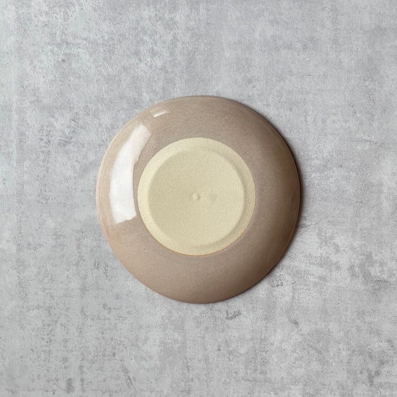 A2343 水玉たまご皿（ベージュ） | KANESAN1893