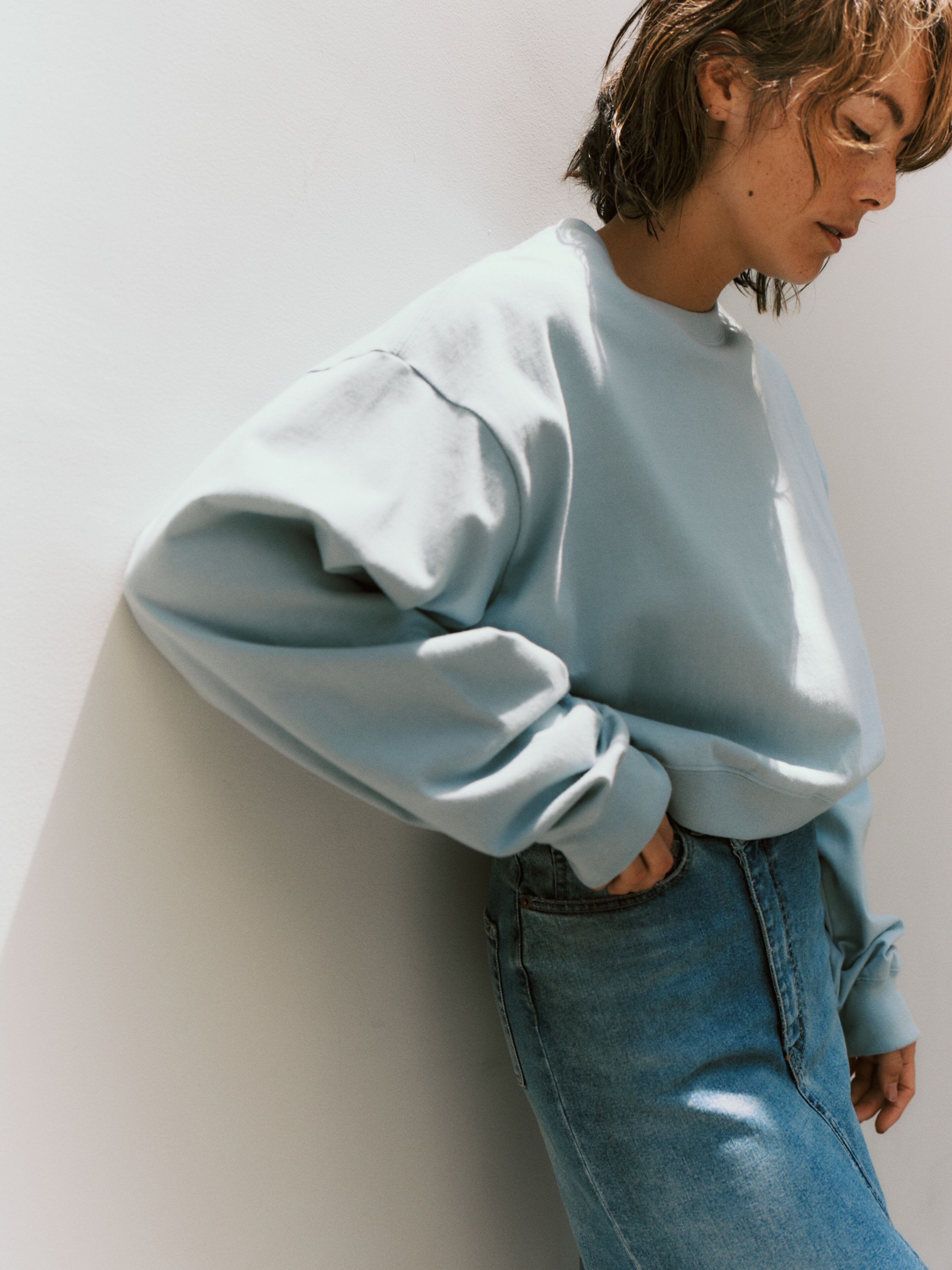 TOMBOY SWEAT SHIRT (blue sage) TNH23200-41 | THE NEWHOUSE powered by BASE