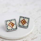 マジョリカ　花枠　ピアス/イヤリング