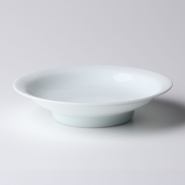 0267　白磁彫豆皿