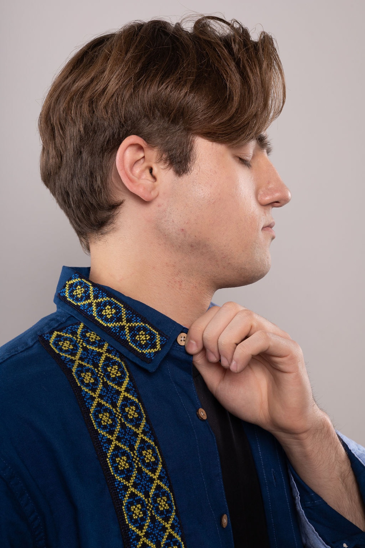 ウクライナ刺繍ヴィシヴァンカ　クロスステッチ手刺繍　M-Lサイズ　メンズ - 3