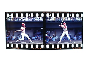 2444G2 山本浩二 広島カープ 1970年代 古写真 35mm ポジフィルム プロ野球 昭和レトロ ヴィンテージ