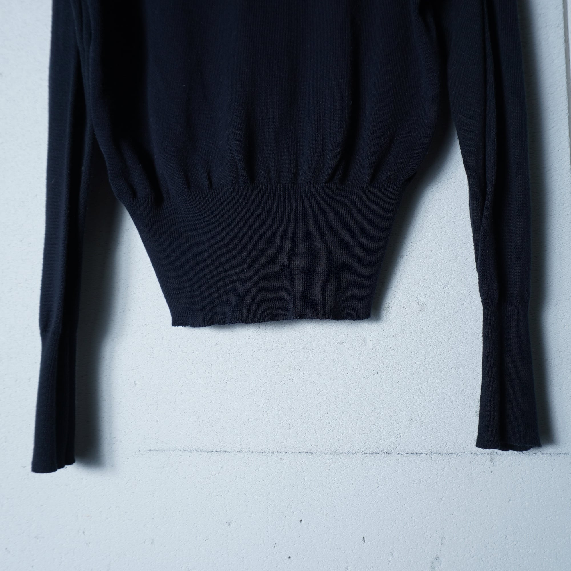 Vivienne Westwood】ヴィヴィアンウエストウッド ”オーブロゴ刺繍”V