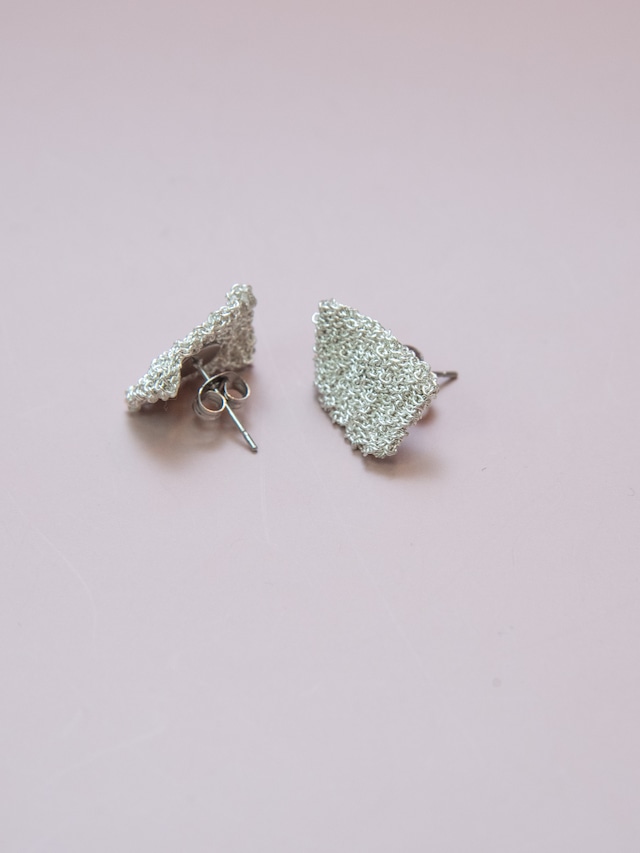 【delphine lamarque】TINE WHITE EARRIGNS