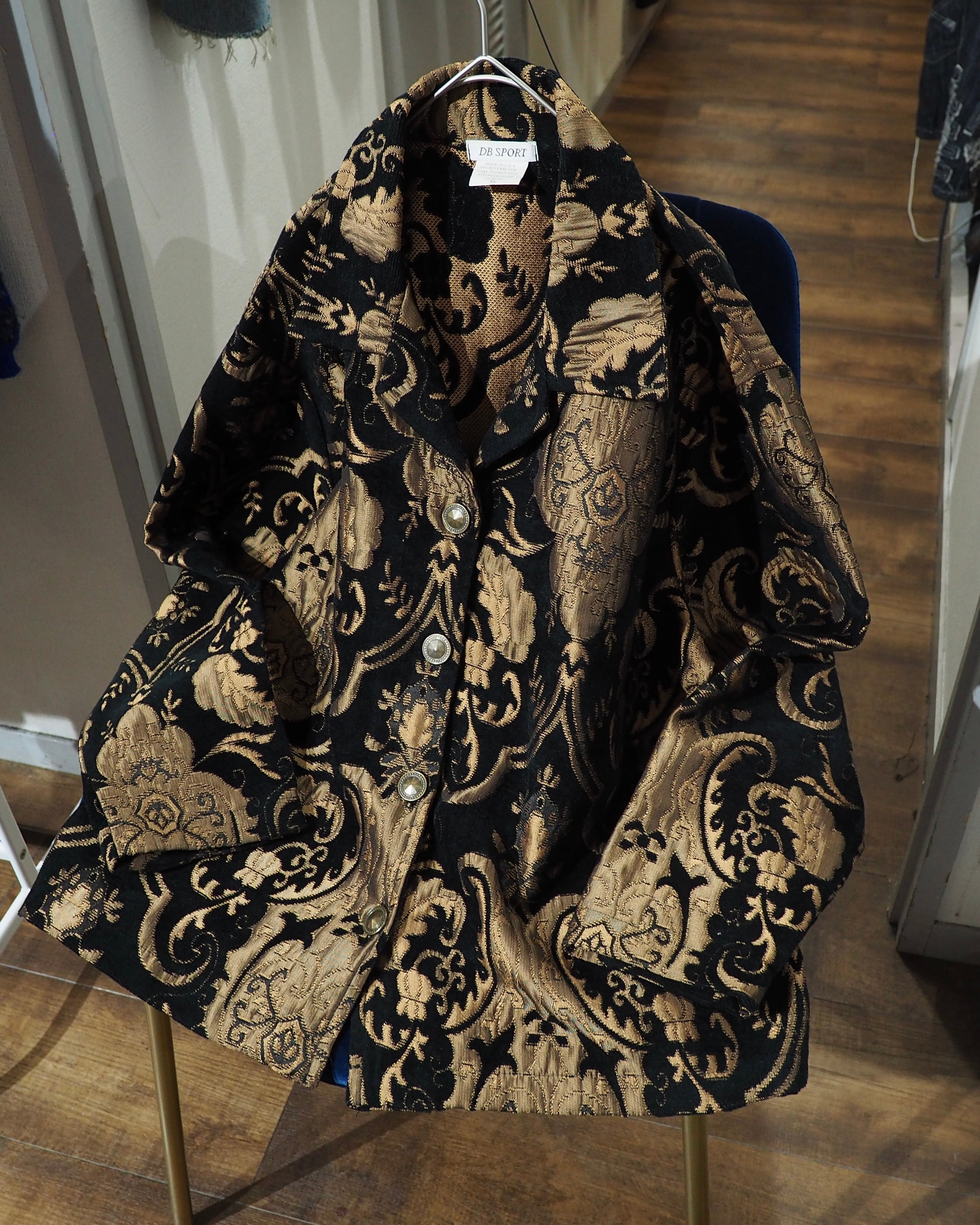 " Made in USA " Beautiful Luxury Baroque Pattern Vintage Gobelin Jacket