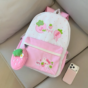 ゆめかわ♡いちご刺繍付きリュック　bag40　