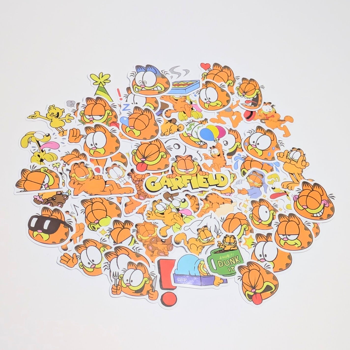 送料無料!【 Garfield ( ガーフィールド ) 】PART.4 STICKER(ステッカー)64枚くらいSET(笑) 〚アメリカン雑貨 アメトイ〛