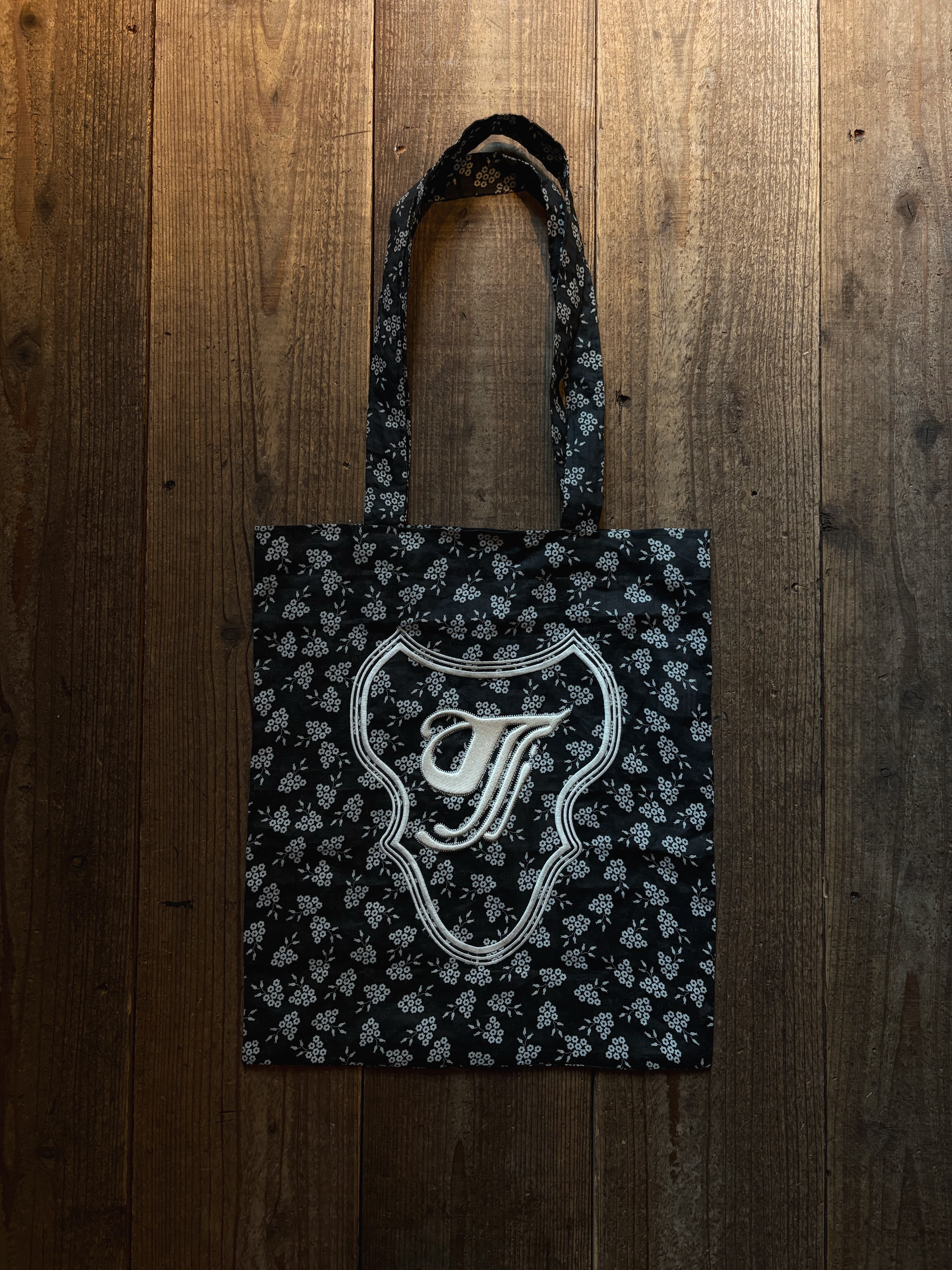 TOWAVASE Sac bag black ① | TALE COCOON