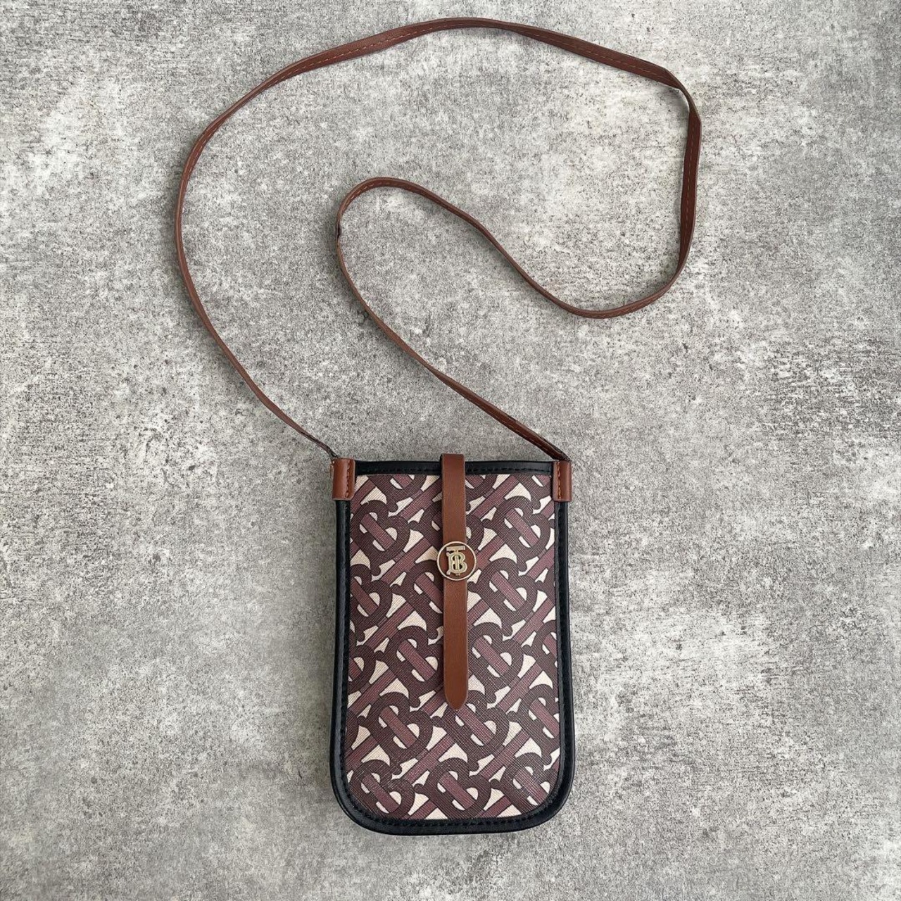 BURBERRY バーバリー スマホショルダーバッグ TBロゴ レザー ブラウン 