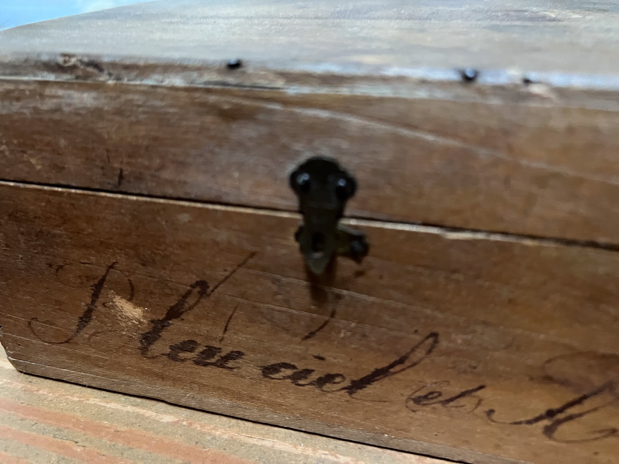 文字が入った木箱 フレンチアンティーク