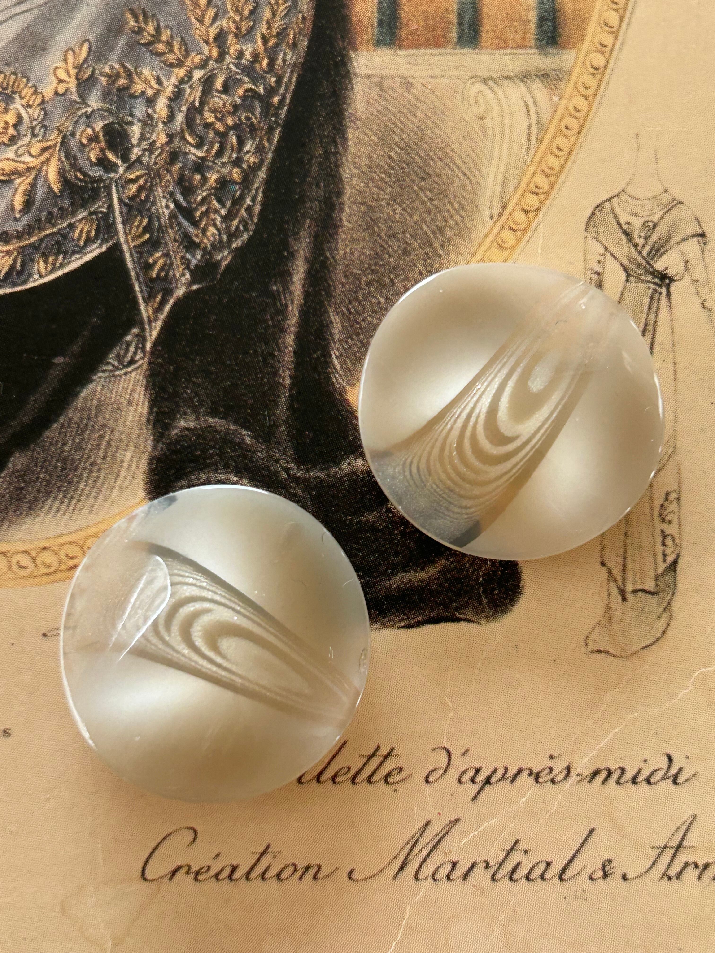 Japanese Vintage ボタン 24mm ベージュ グラデーション プラスチックボタン 昭和レトロ アクセサリーパーツ 装飾材 カルトナージュ