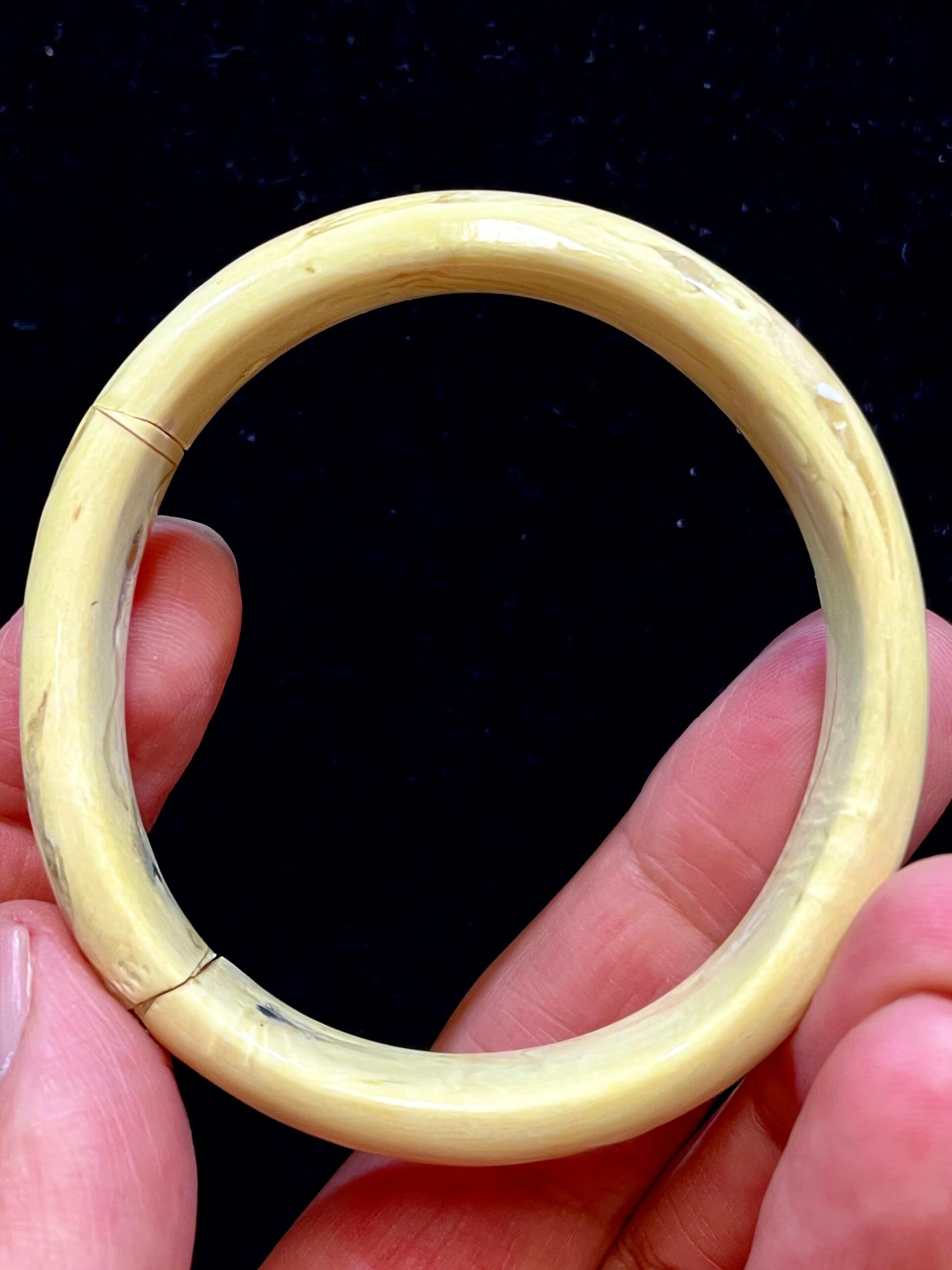 4) New!優しき護身・ホワイトウリ「トリトン」バングル(Mサイズ)