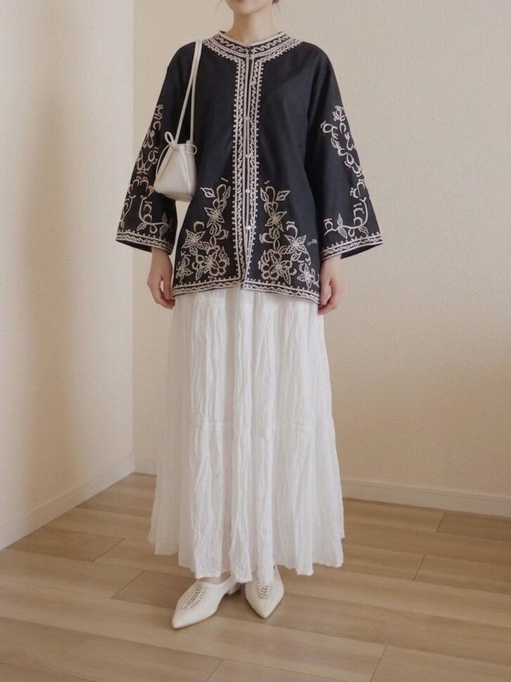 ●70-80s made in INDIA black color flower embroidery cotton shirt